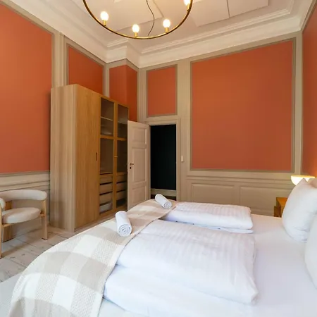 Royal And Luxurious Manor *