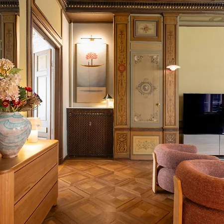 Royal And Luxurious Manor