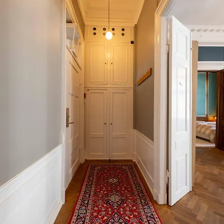 Royal And Luxurious Manor