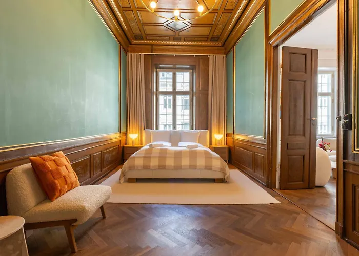 Royal And Luxurious Manor Apartamento