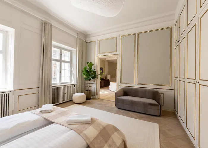 Royal And Luxurious Manor