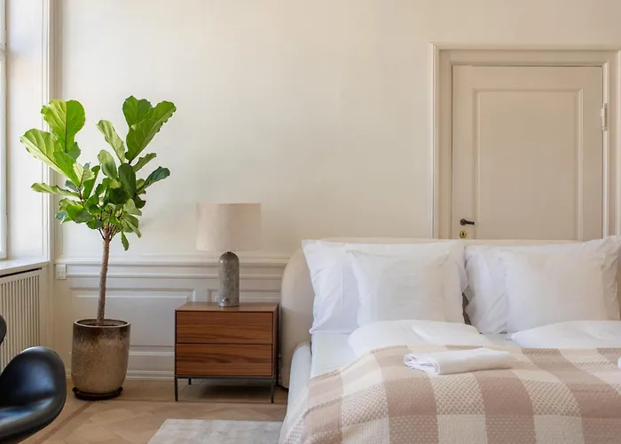 Royal And Luxurious Manor Apartment