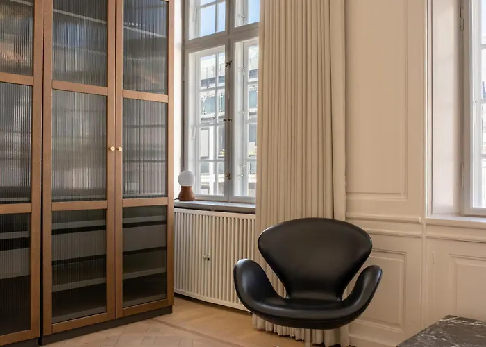 Royal And Luxurious Manor Apartment *