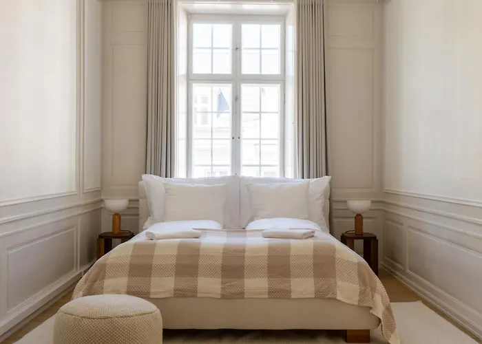 Royal And Luxurious Manor