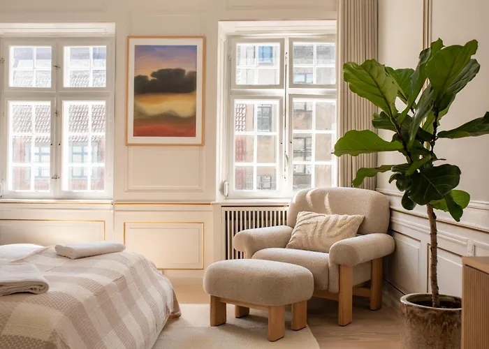 Royal And Luxurious Manor Apartment Copenhagen