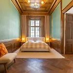 Royal And Luxurious Manor Апартаменты