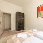Royal And Luxurious Manor Апартаменты