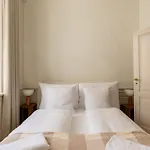 Royal And Luxurious Manor Апартаменты