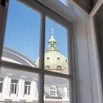 Royal And Luxurious Manor Апартаменты