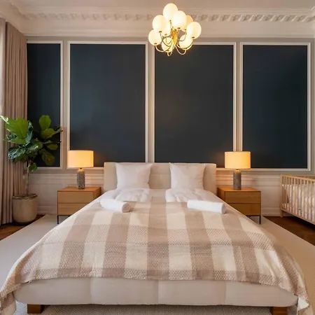 Апартаменты Royal And Luxurious Manor Копенгаген
