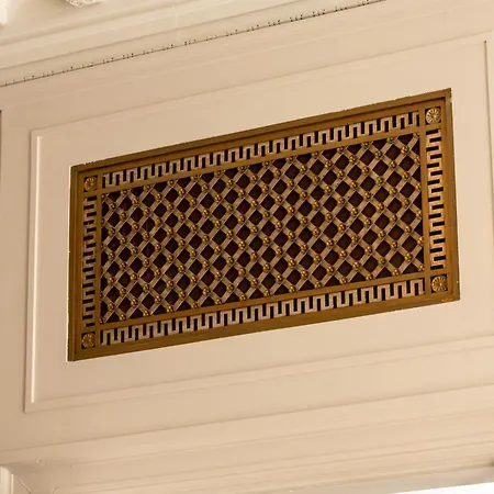 Апартаменты Royal And Luxurious Manor *