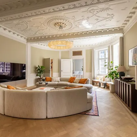 Royal And Luxurious Manor